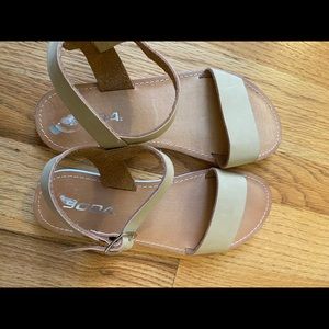 Tan sandals!
